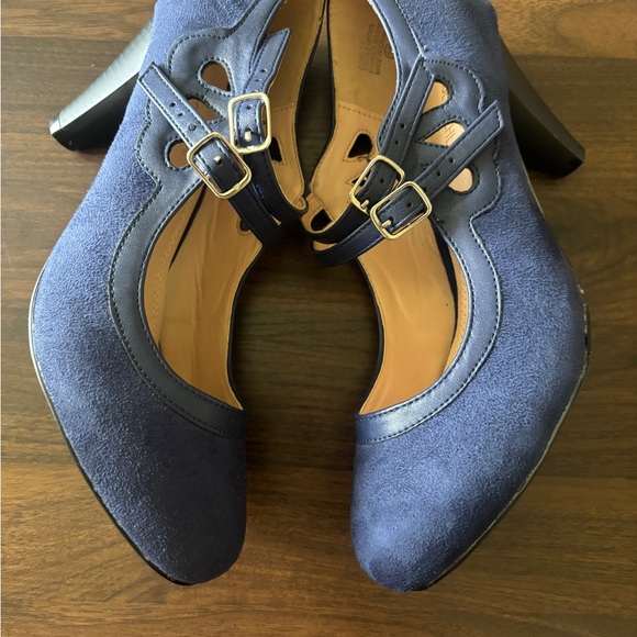 Chase & Chloe vintage pumps - Picture 6 of 8